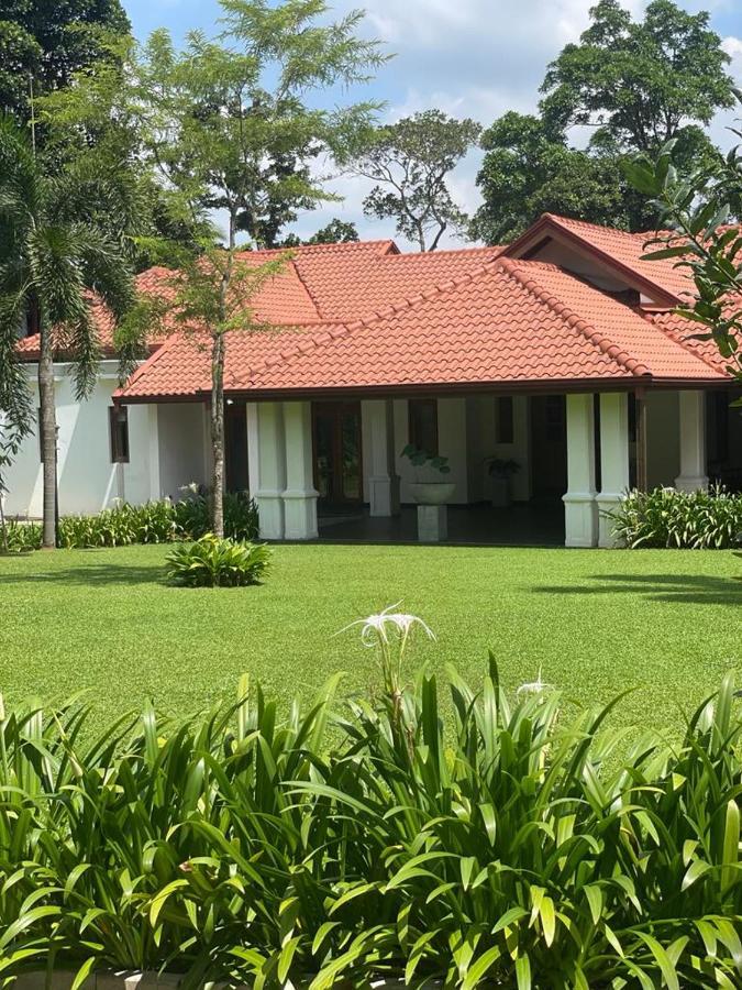Villa Crystals Malabe Exterior foto